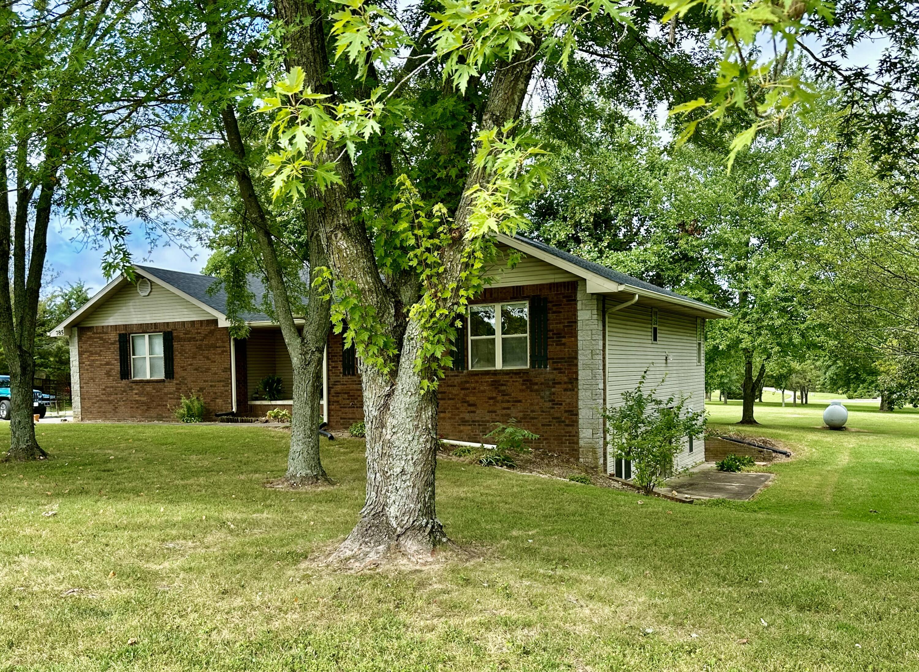 Shady Ln, Ozark, MO 65721