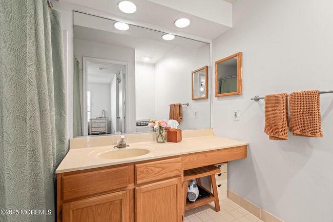 1-7 - 107 Wellington Ct, Condo with 2 bedrooms, 2 bathrooms and 1 parking in Manalapan NJ | Image 17