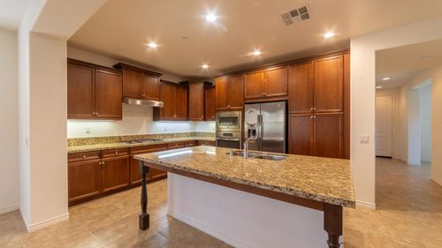 570 Calle Vibrante, Palm Desert, CA, 92211-5724 | Card Image