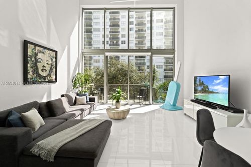 517-6000 Collins Ave, Miami Beach, FL, 33140-2383 | Card Image
