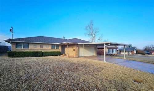 1008 W Silver Meadow Dr, Midwest City, OK, 73110-1339 | Card Image