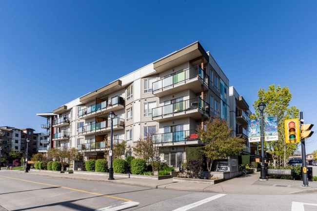 411 - 20460 Douglas Crescent, Condo with 2 bedrooms, 2 bathrooms and 1 parking in Langley BC | Image 2