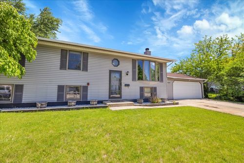 1264 N Kennedy Dr, Streamwood, IL, 60107-1157 | Card Image
