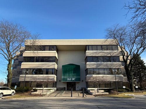 315-360 W Butterfield Rd, Elmhurst, IL, 60126-5075 | Card Image