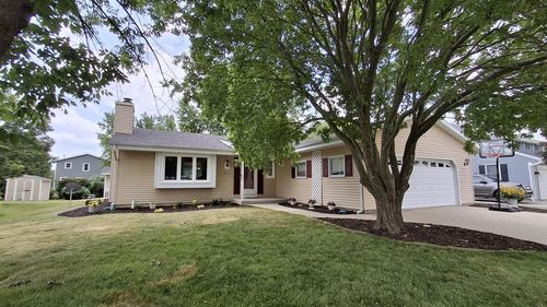 N170W20137 Willow Ridge Dr, Jackson, WI, 53037-9426 | Card Image