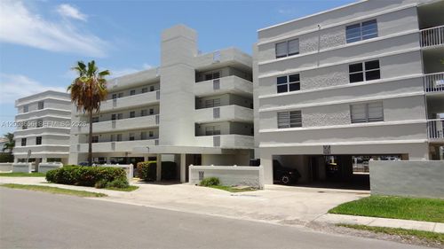 407-3527 Ne 168th St, North Miami Beach, FL, 33160-3598 | Card Image
