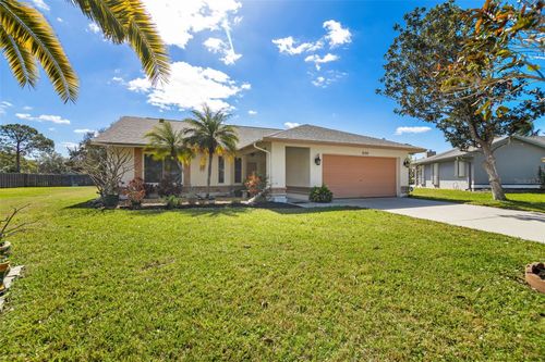7135 Queen Palm Cir, SARASOTA, FL, 34243-5039 | Card Image
