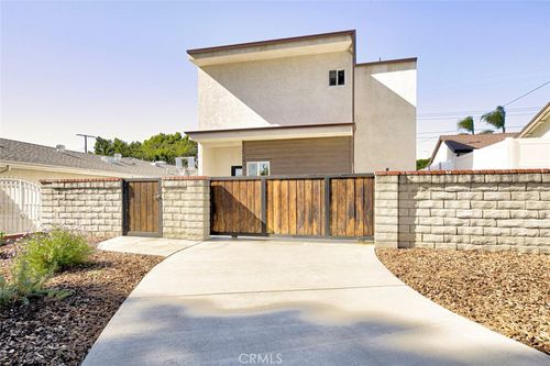 10499 Yolanda Ave, Porter Ranch, CA, 91326-3439 | Card Image