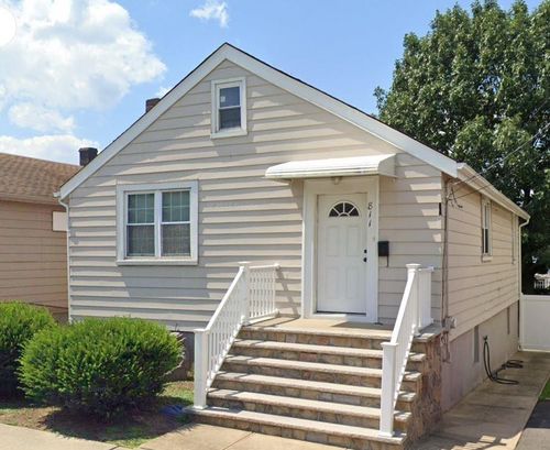 811 8th St, Secaucus, NJ, 07094-3315 | Card Image