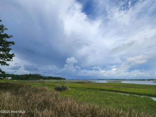 240 River Reach Dr, Swansboro, NC, 28584-9121 | Card Image