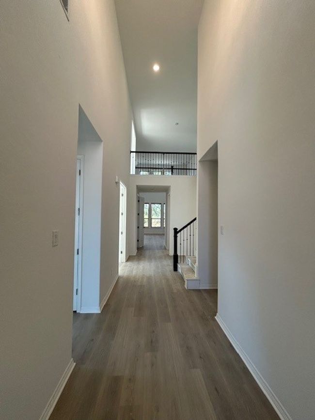 Entryway of Home | Image 6