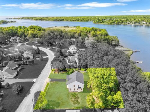 84 James Hawkins Rd, Moriches, NY, 11955-1808 | Card Image
