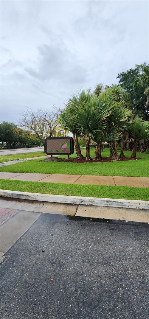 12305-12305 Nw 11th Ct, Pembroke Pines, FL, 33026-3805 | Card Image