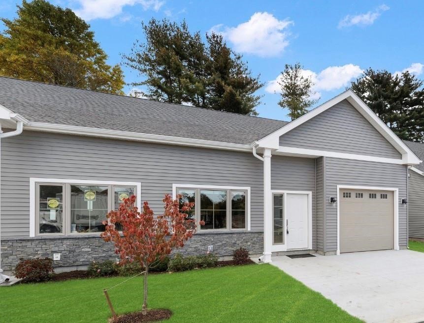 Valley Cir, West Warwick, RI 02893