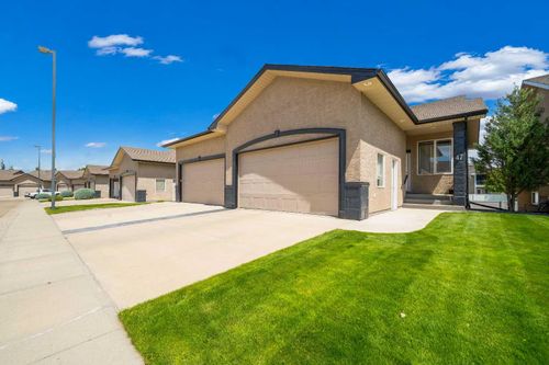 47 Sierra Lane Sw, Medicine Hat, AB, T1B0A7 | Card Image