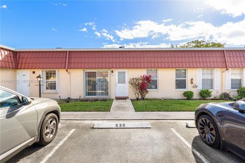 528 Franconia Cir, Lake Worth, FL, 33467-2771 | Card Image