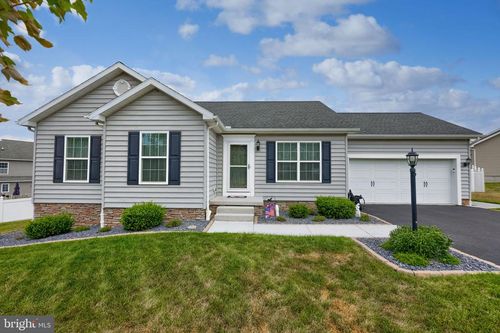 226 N Alpine Dr, YORK, PA, 17408-6352 | Card Image