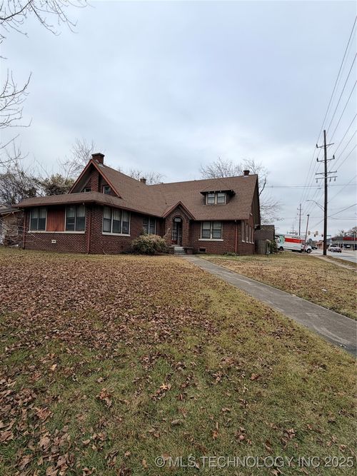 2402 Boston St, Muskogee, OK, 74401-5233 | Card Image
