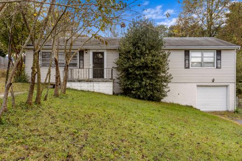 375 Greens Lake Cir, Rossville, GA, 30741-8131 | Card Image