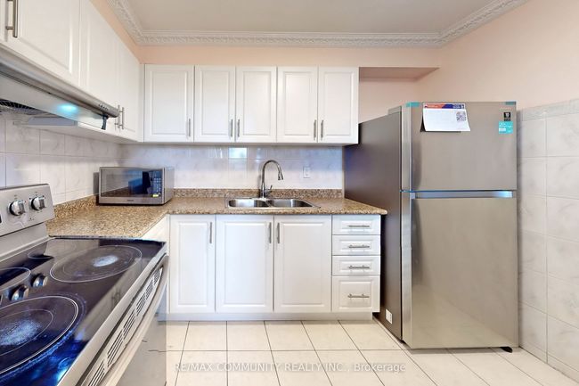 823 - 4645 Jane St, Condo with 2 bedrooms, 1 bathrooms and 1 parking in North York ON | Image 19