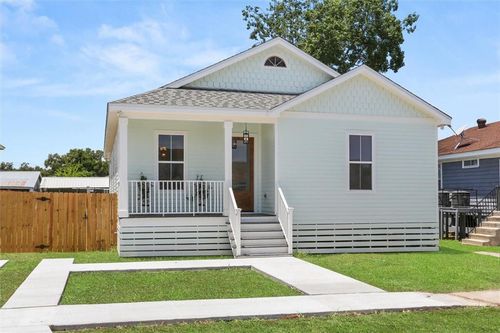 6230 Lafaye Street, New Orleans, LA, 70122 | Card Image