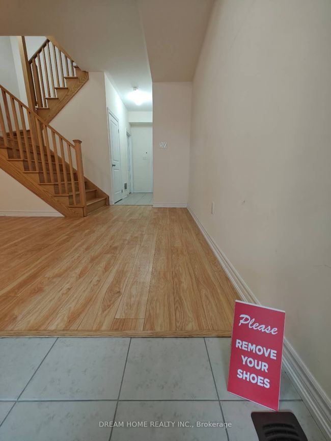 28 Robert Joffre Leet Ave, House attached with 3 bedrooms, 3 bathrooms and 1 parking in Markham ON | Image 5