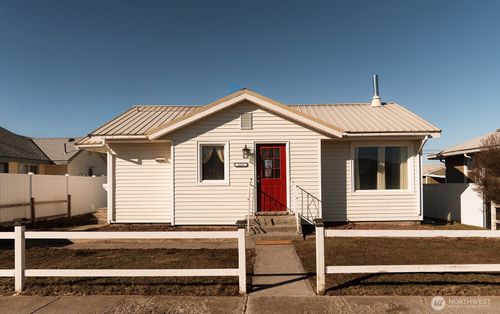 325 S Almira Ave, Connell, WA, 99326-5009 | Card Image