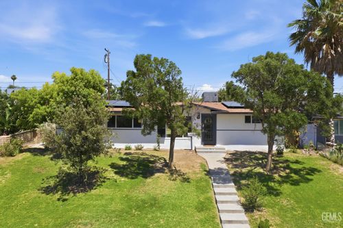 2805 Haley Street, Bakersfield, CA, 93305 | Card Image