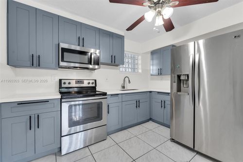 2305-1800 Sw 25th St, Miami, FL, 33133-2448 | Card Image