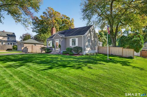 35 Highlawn Rd, Fairfield, CT, 06824-4024 | Card Image