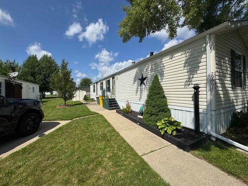 29991 Charleston Ct, Chesterfield, MI, 48051-2233 | Card Image