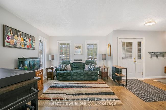 22 Laurier Blvd, House other with 3 bedrooms, 2 bathrooms and 4 parking in Tiny ON | Image 6