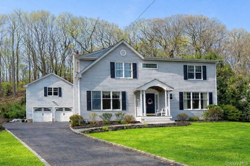 251 Vineyard Rd, Huntington, NY, 11743-1256 | Card Image