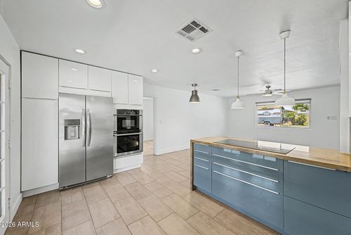 6713 E Latham St, Scottsdale, AZ, 85257-3238 | Card Image