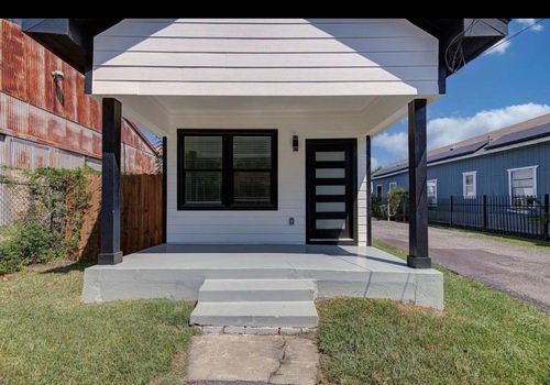 7001 1/2 Avenue P, Houston, TX, 77011-1527 | Card Image