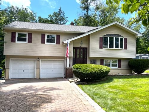 9 Kitchell Pl, Morristown, NJ, 07960-4704 | Card Image