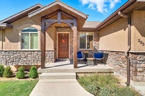 253 N 250 E, Millville, UT, 84326-7739 | Card Image
