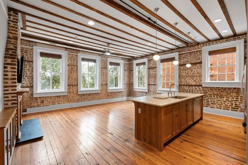 d-125 Meeting St, Charleston, SC, 29401-2277 | Card Image