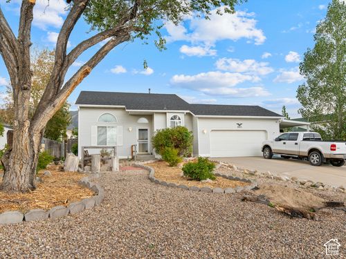 863 Sundown Ln, Tooele, UT, 84074-3215 | Card Image