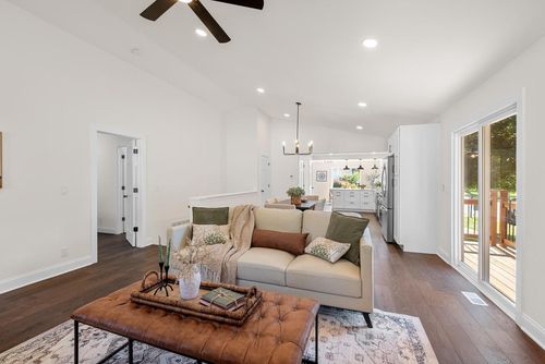 1005 Center St, Delavan, WI, 53115-1403 | Card Image