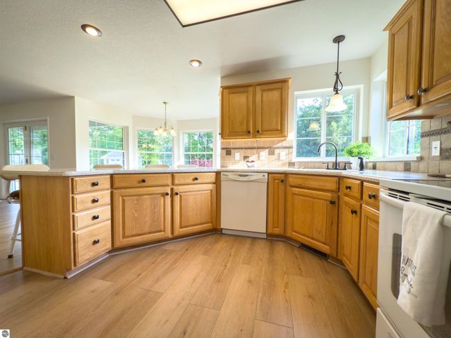 318 Red Maple Ln, House other with 3 bedrooms, 3 bathrooms and null parking in Shepherd MI | Image 10