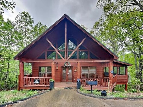 2306 Pine Cir, Sevierville, TN, 37876 | Card Image