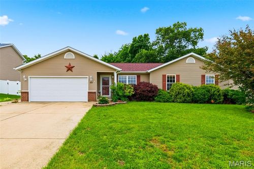 1025 Cambden Yard Dr, Warrenton, MO, 63383-7411 | Card Image