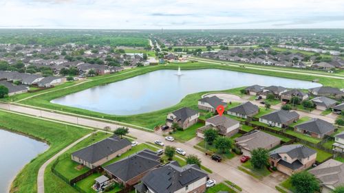 2207 Manchester Crossing Dr, Fresno, TX, 77545-1525 | Card Image