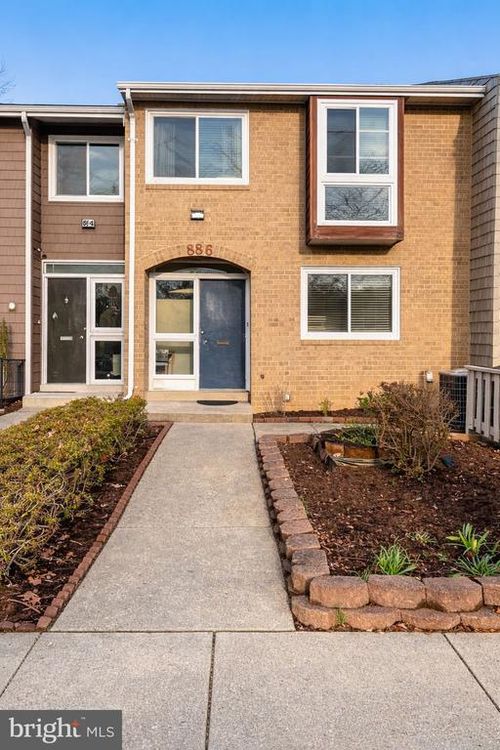 886 New Mark Esplanade, ROCKVILLE, MD, 20850-2750 | Card Image