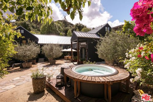 28960 Crags Dr, Agoura Hills, CA, 91301-2906 | Card Image