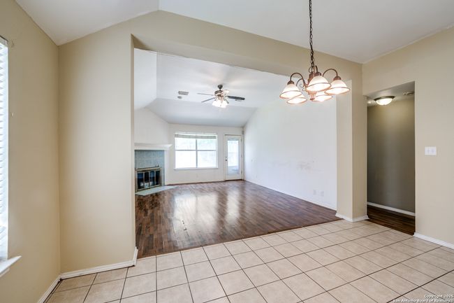 10111 Mission Crk, House other with 3 bedrooms, 2 bathrooms and null parking in Converse TX | Image 8