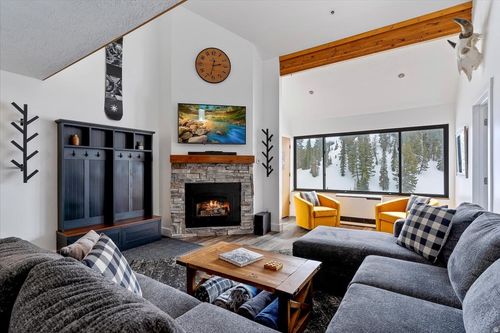2d-6560 N Wolf Creek Dr, Eden, UT, 84310-9117 | Card Image
