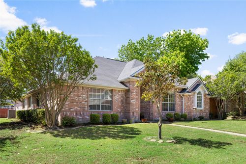 10609 Pineview Ln, Frisco, TX, 75035-3955 | Card Image