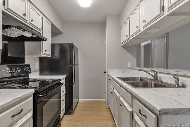 New Kitchen countertops, sink and faucet | Image 8